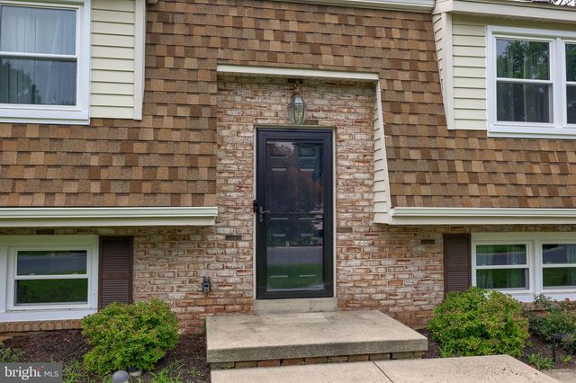 33 COUNTRY SIDE LN, Leola, PA 17540