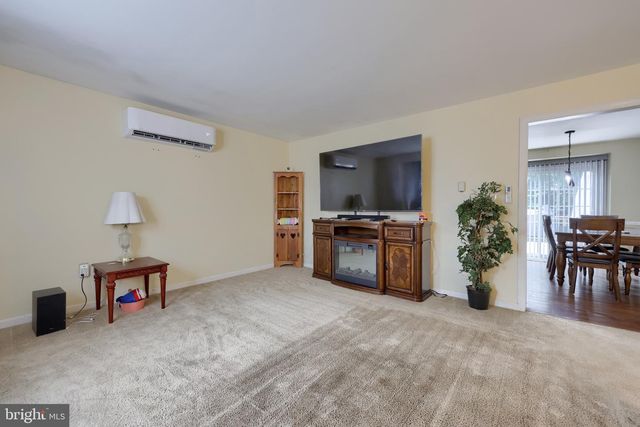 33 COUNTRY SIDE LN, Leola, PA 17540