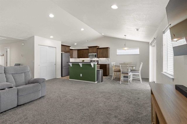 4505 N McCabe Ln, Spokane Valley, WA 99216