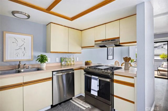 2221 King Court 40, San Luis Obispo, CA 93401