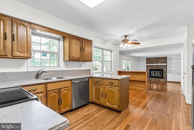 8516 INNISFREE DR, Springfield, VA 22153