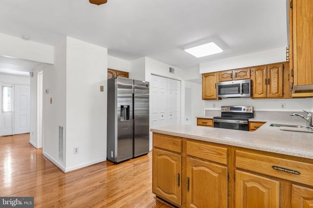 8516 INNISFREE DR, Springfield, VA 22153