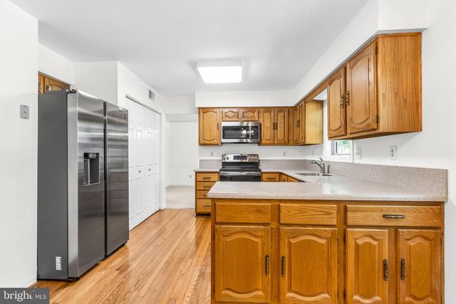 8516 INNISFREE DR, Springfield, VA 22153