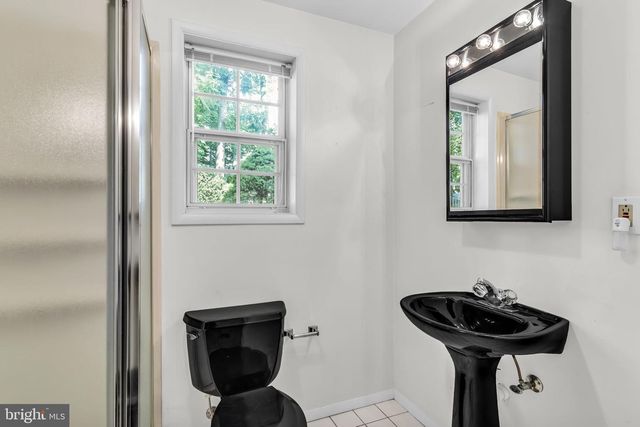 8516 INNISFREE DR, Springfield, VA 22153