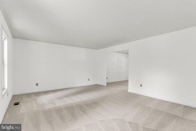 8516 INNISFREE DR, Springfield, VA 22153