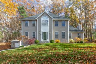 11 Queens Way, Merrimack, NH 03054