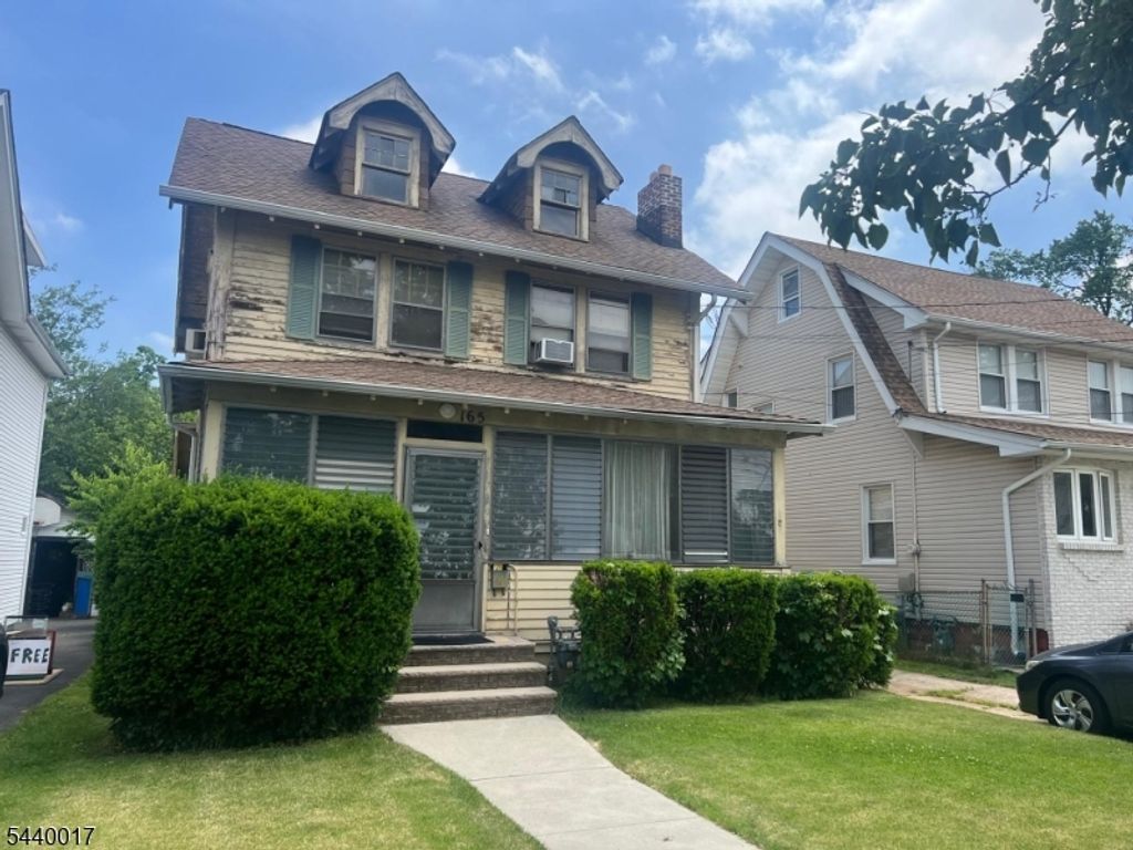 165 Monmouth Rd, Elizabeth City, NJ 07208