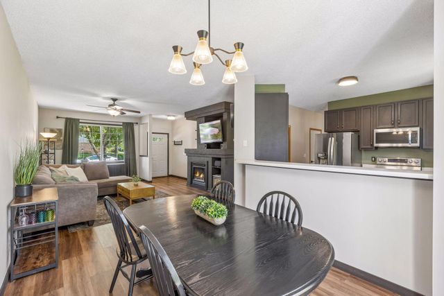3200 Juniper Circle C, Woodbury, MN 55125