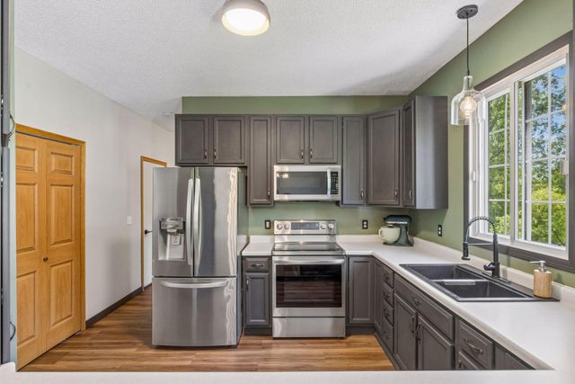 3200 Juniper Circle C, Woodbury, MN 55125