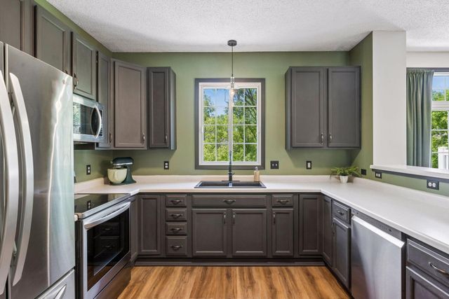 3200 Juniper Circle C, Woodbury, MN 55125
