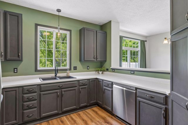 3200 Juniper Circle C, Woodbury, MN 55125