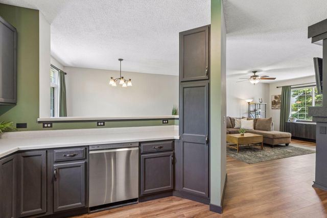 3200 Juniper Circle C, Woodbury, MN 55125