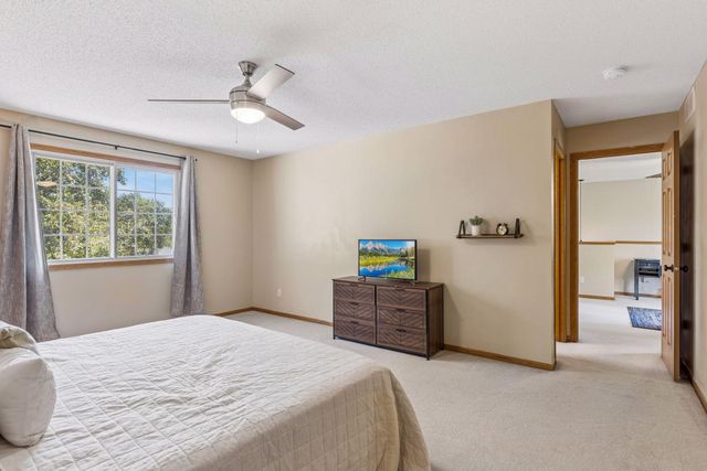 3200 Juniper Circle C, Woodbury, MN 55125