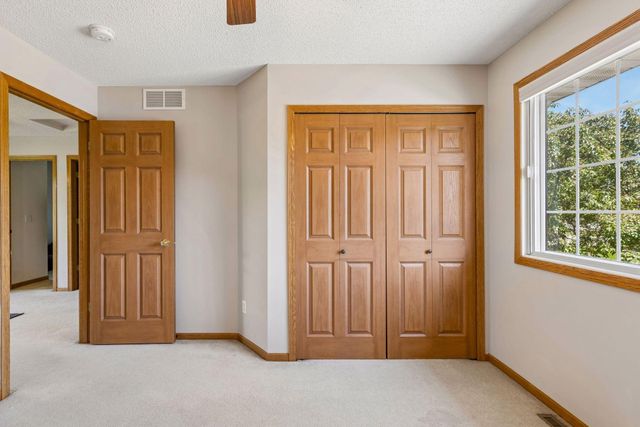 3200 Juniper Circle C, Woodbury, MN 55125