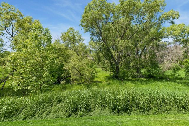 3200 Juniper Circle C, Woodbury, MN 55125