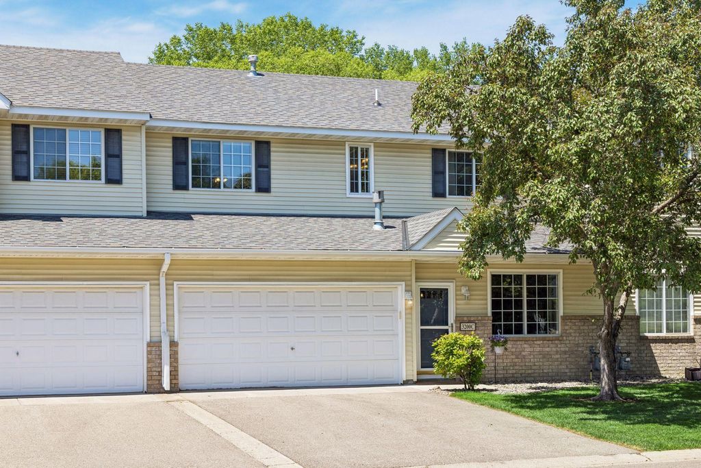 3200 Juniper Circle C, Woodbury, MN 55125