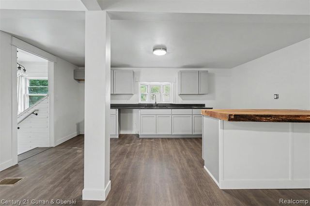 4296 Burgess Road, Pinckney, MI 48169