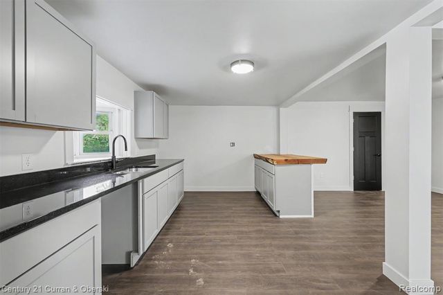 4296 Burgess Road, Pinckney, MI 48169