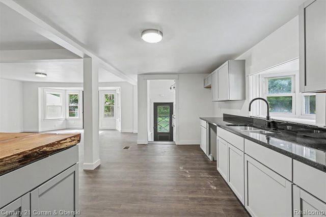 4296 Burgess Road, Pinckney, MI 48169