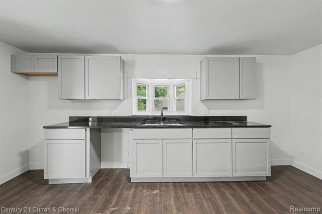 4296 Burgess Road, Pinckney, MI 48169