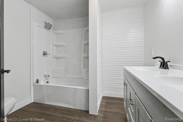 4296 Burgess Road, Pinckney, MI 48169