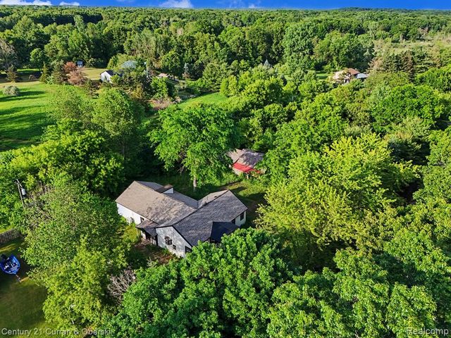 4296 Burgess Road, Pinckney, MI 48169