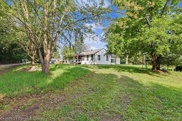 4296 Burgess Road, Pinckney, MI 48169