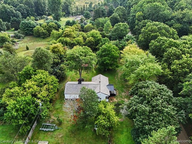 4296 Burgess Road, Pinckney, MI 48169