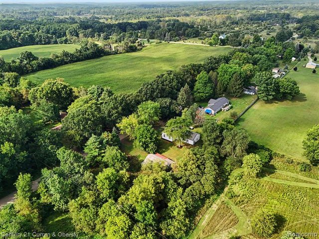 4296 Burgess Road, Pinckney, MI 48169