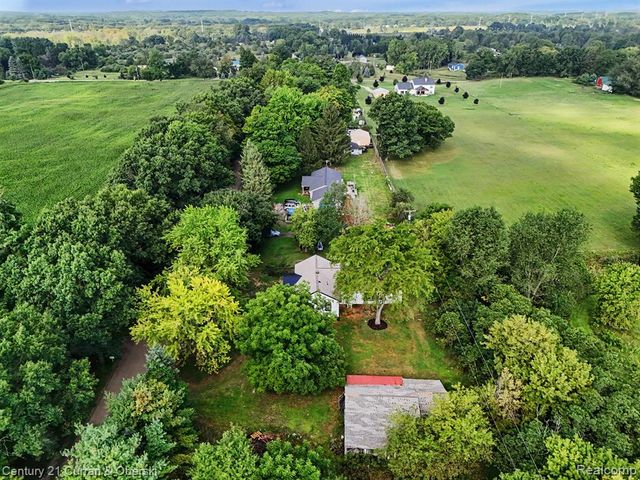 4296 Burgess Road, Pinckney, MI 48169