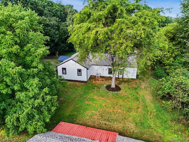 4296 Burgess Road, Pinckney, MI 48169