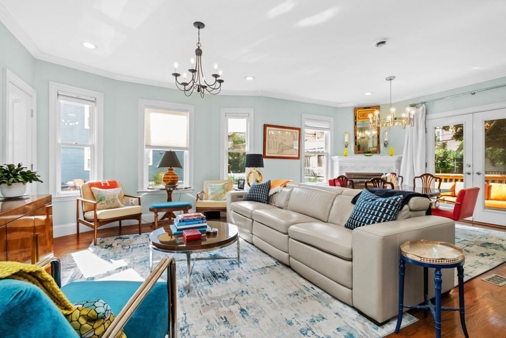 264 East Cottage 1, Boston, MA 02125