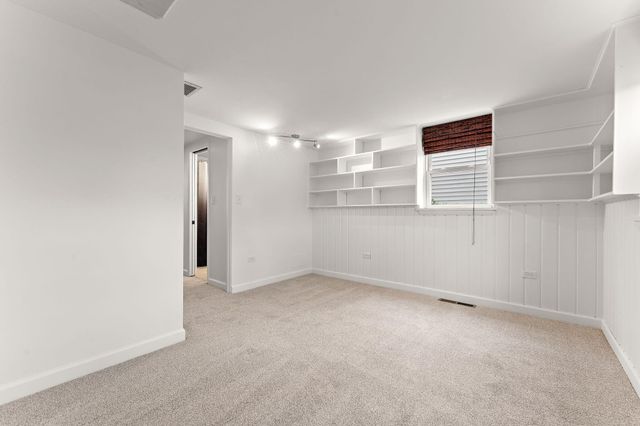 8341 Kooy Drive, Munster, IN 46321