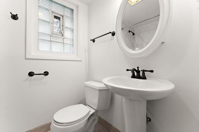 8341 Kooy Drive, Munster, IN 46321