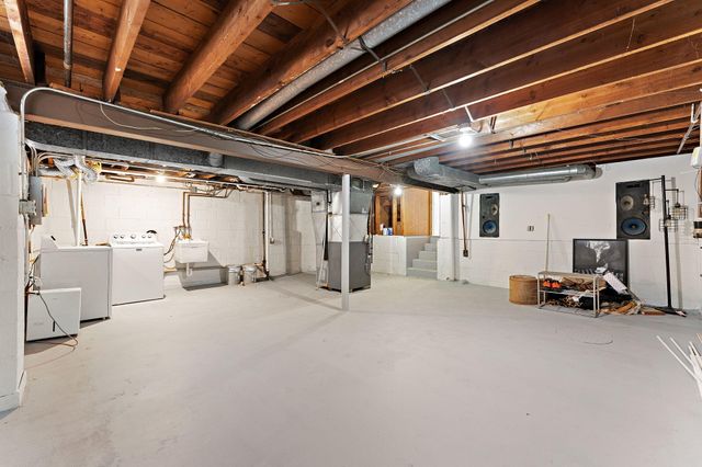 8341 Kooy Drive, Munster, IN 46321