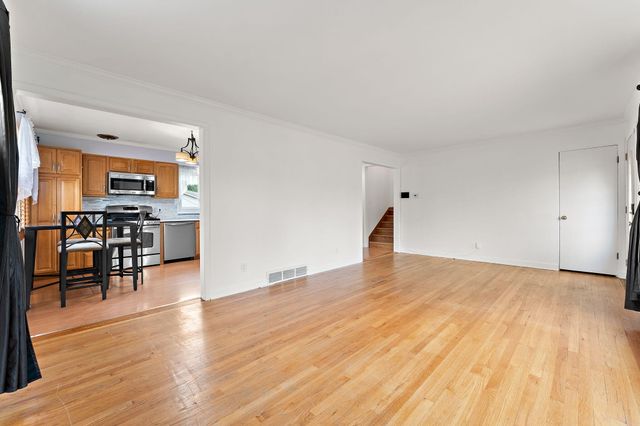 8341 Kooy Drive, Munster, IN 46321