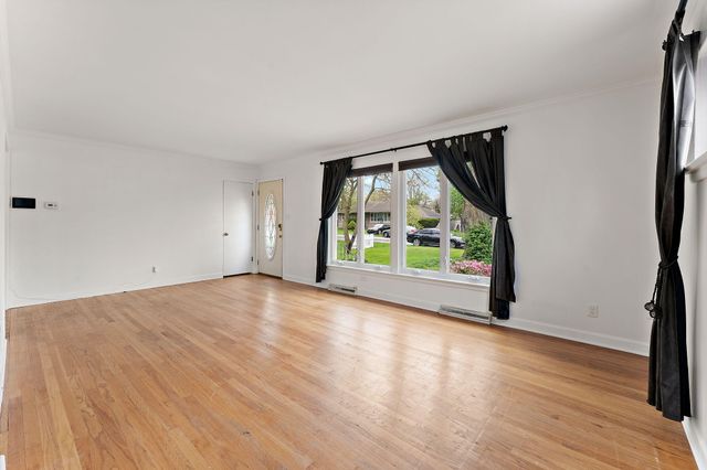 8341 Kooy Drive, Munster, IN 46321