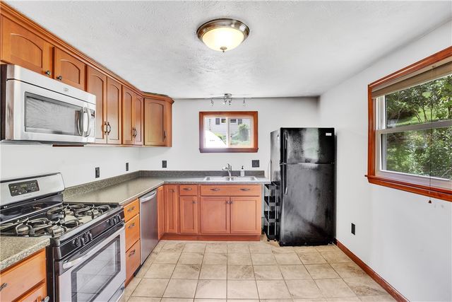 2404 Marble Ln, Franklin Park, PA 15143