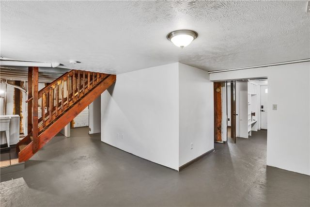 2404 Marble Ln, Franklin Park, PA 15143