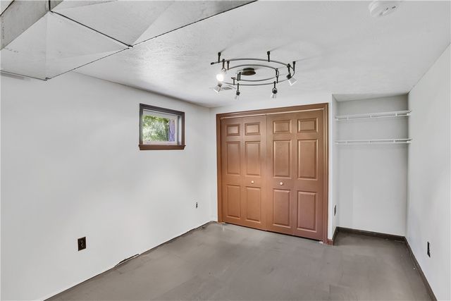 2404 Marble Ln, Franklin Park, PA 15143