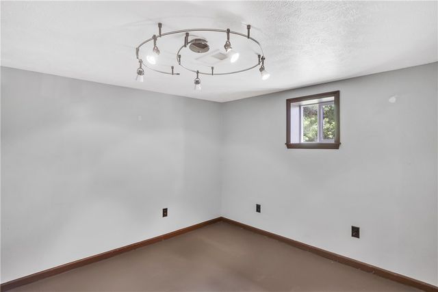 2404 Marble Ln, Franklin Park, PA 15143