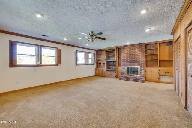 1500 Woodmont Drive, Johnson City, TN 37601