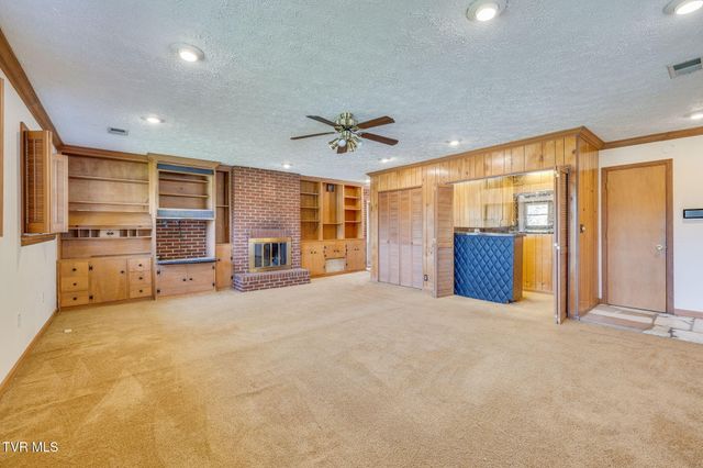 1500 Woodmont Drive, Johnson City, TN 37601