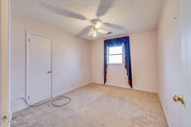 1500 Woodmont Drive, Johnson City, TN 37601