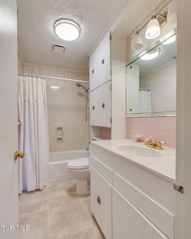 1500 Woodmont Drive, Johnson City, TN 37601