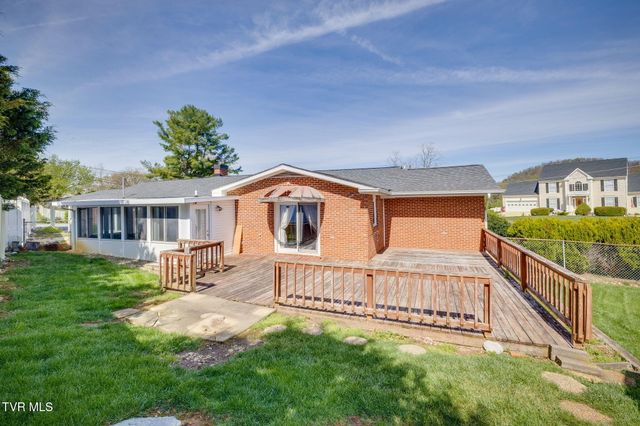 1500 Woodmont Drive, Johnson City, TN 37601
