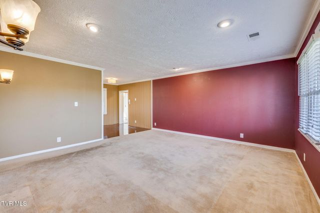 1500 Woodmont Drive, Johnson City, TN 37601