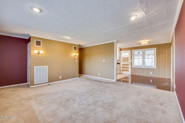 1500 Woodmont Drive, Johnson City, TN 37601