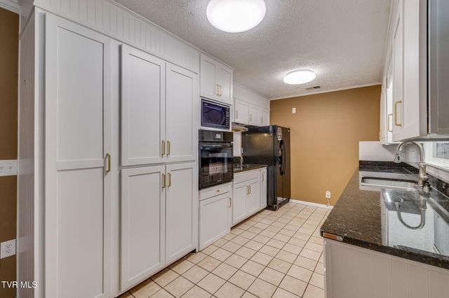 1500 Woodmont Drive, Johnson City, TN 37601