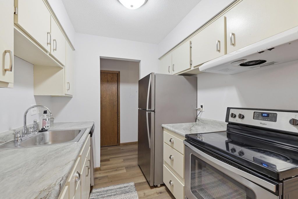 709 11th Avenue S 5, Minneapolis, MN 55415 — photo 5